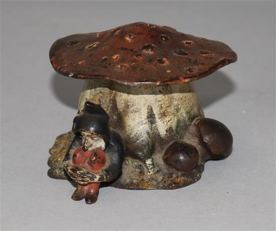 A cold painted bronze toadstool inkwell, 2.25in.